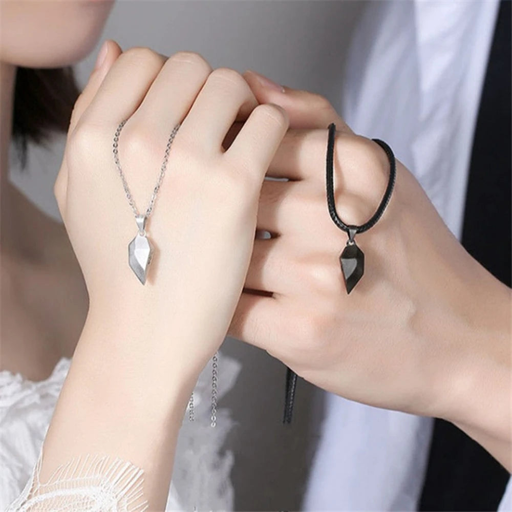 Good Simple Quality Couple Pendant Necklace Electrocardiogram,Magnetic